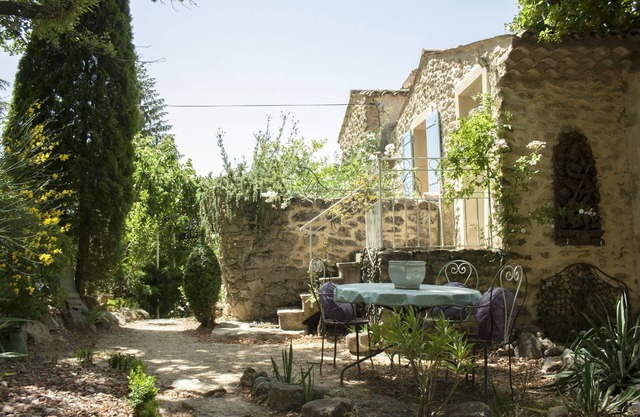 Loft en la encantadora casa de campo al pie del Mont Ventoux, con piscina privada