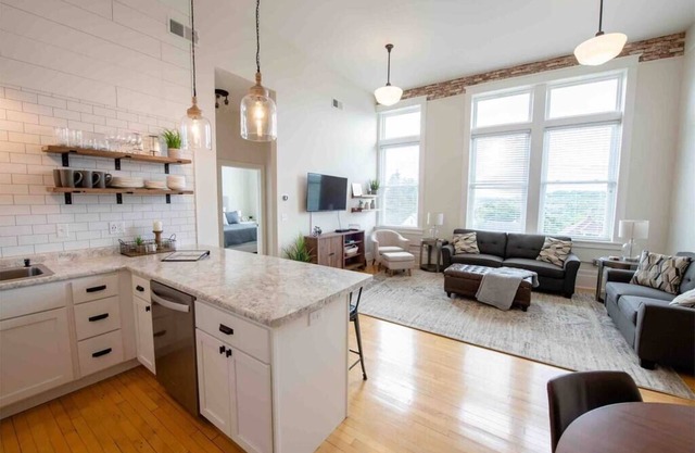 1200 pies cuadrados histórico pero moderno Apt. en Hancock