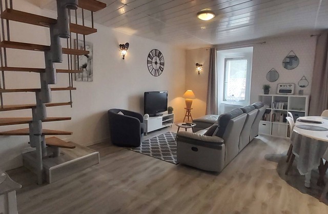 Loft Refait à Neuf Dans une Ancienne Maison de Village