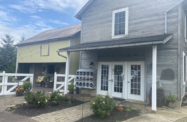 Loft two story with first floor workout room, WIFI, complete cottage to yourself