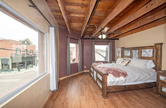 Loft with a View @ Alpine City Place | Hotel and Bar