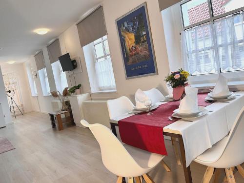 Loftartiges Appartment in Magdeburg, 2 Schlafzimmer, Küche und Bad - B