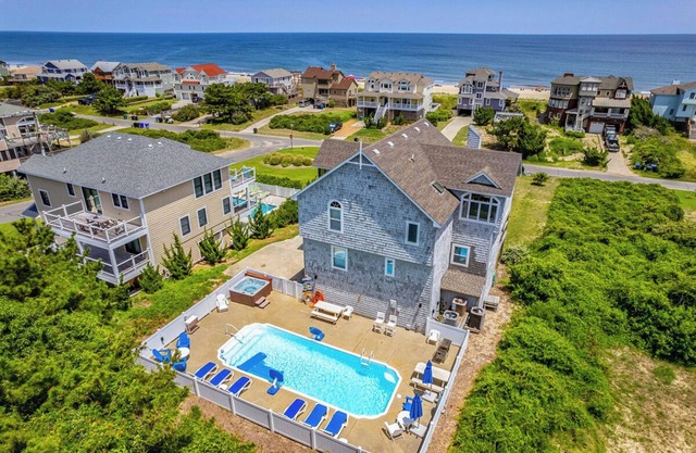 ☀️Enjoy Superb Ocean Views From This Semi-Oceanfront 4 BR, Dog-Frendly 🐕 & Private Pool
