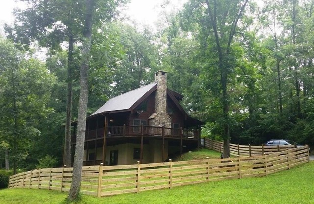 Log Cabin Getaway en Big Brasstown Creek