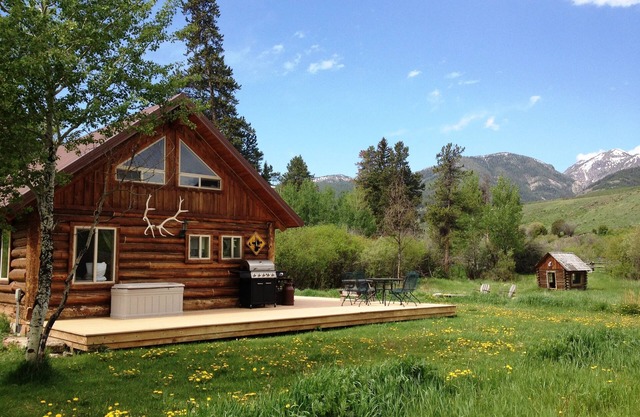 Log Cabin Getaway On Ranch cerca de Yellowstone Park