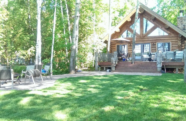 Log Cabin vivir en el hermoso lago Minnewawa