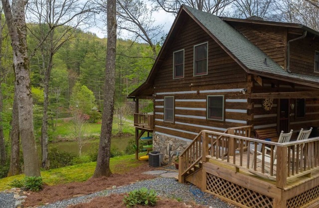 Log Cabin on the River w/Hot Tub