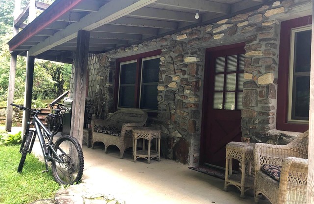 Log Cabin Suite2-RideIn RideOut