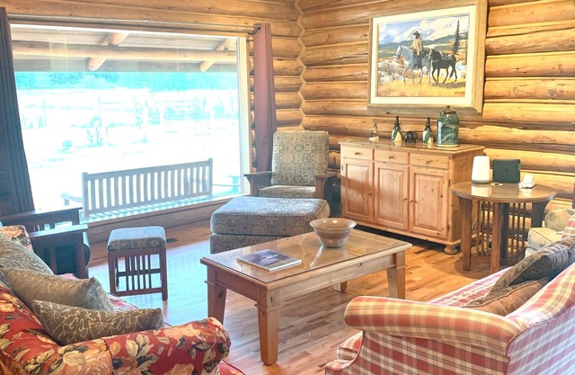 Log Home on 9 acres