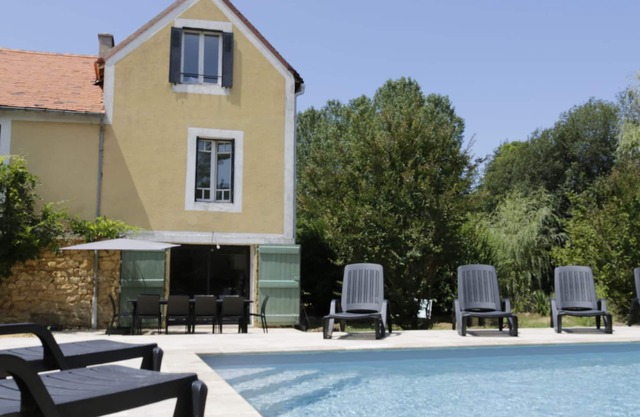 Logement Cosy Avec Pisicne Partagée Dans le Bourg