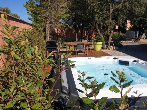 Logement indépendant avec Jacuzi pour 4ou 5 personnes, 2 chambres