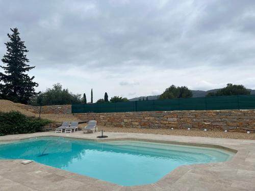 Logement "La Cigale" dans VILLA avec piscine