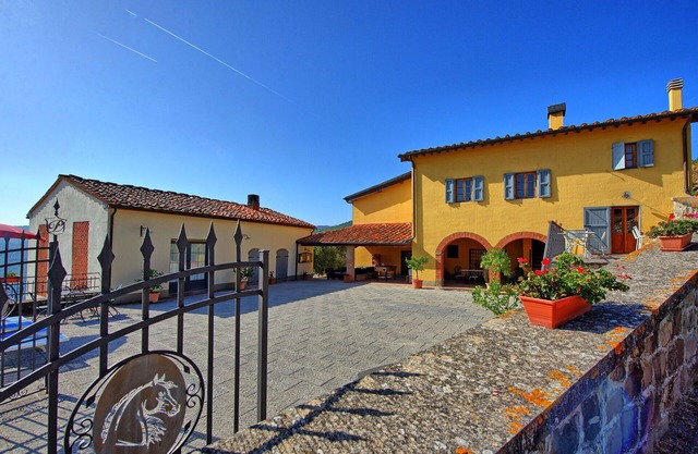 Villa en Acone con 3 habitaciones, capacidad 6