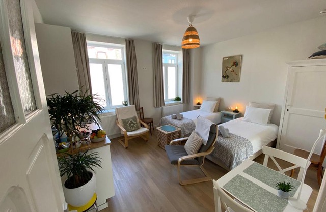 LOGIES-M Comfort Studios Inc Bikes B&B