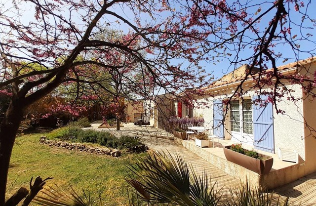 Logis Hôtel Restaurant Le Clos des Capitelles