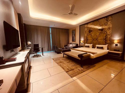 Lokesh Hotel