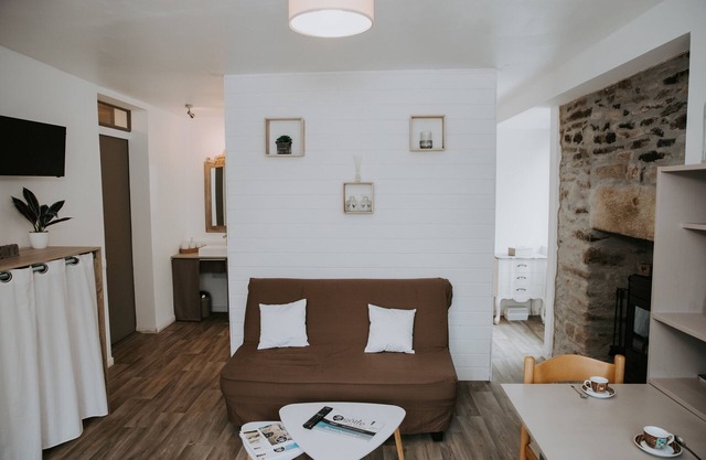 Lola's gites in a quiet country setting at the heart of tourist attractions