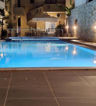 Lola's Hotel