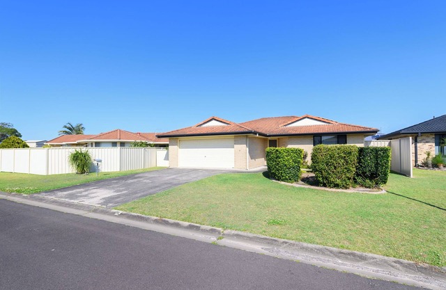 Lomandra: 4 BR, 2 BA House in Evans Head, Sleeps 8