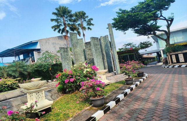 Lonari Hotel