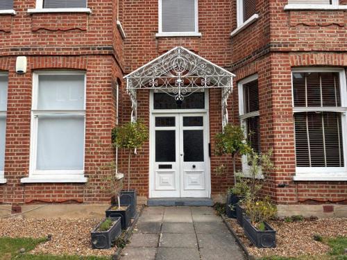 London Apt - Sleeps 5 - Great Transport links