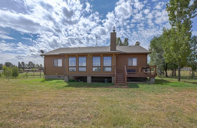 Lone Pine Cabin- Huge Fenced Yard, Play-Set, Family Friendly