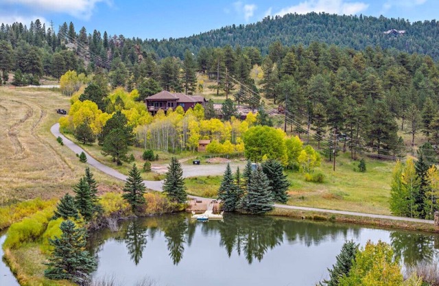 Lone Rock Mntn Retreat w/ Lake!