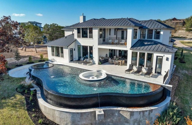 'Lone Star Luxe'- Luxury On Lake Travis! Heated Pool!