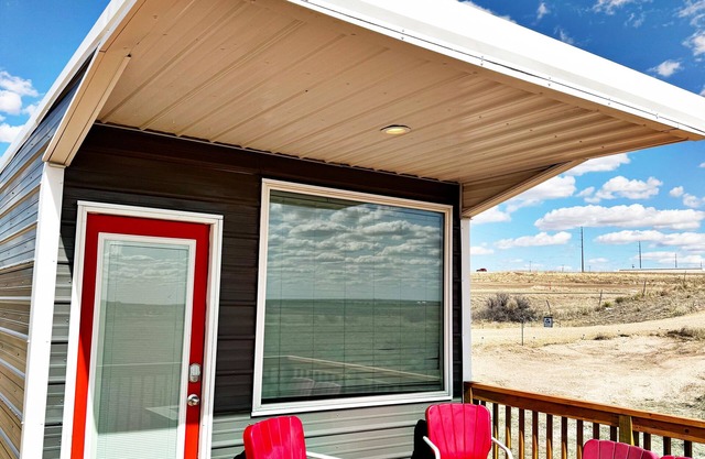 Lonestar Mini Cabin at the Edge of Canyon