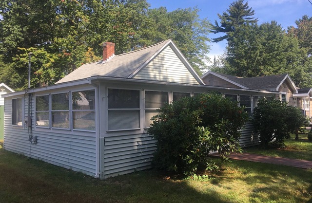 Long Beach Sebago Lake Cottage