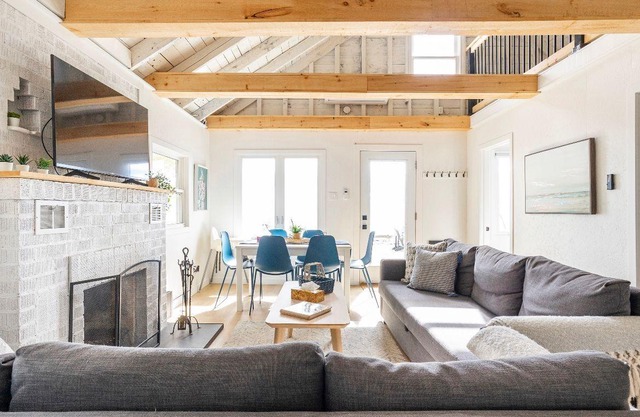 Long Point - Modern Waterfront Beach House - Just renovated!