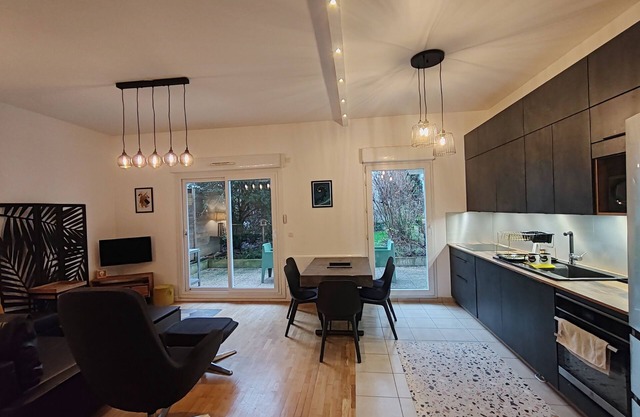 Long Stay Courbevoie Charmant Apt T3 Jardin + Terrasse, Calme, Proche Transports
