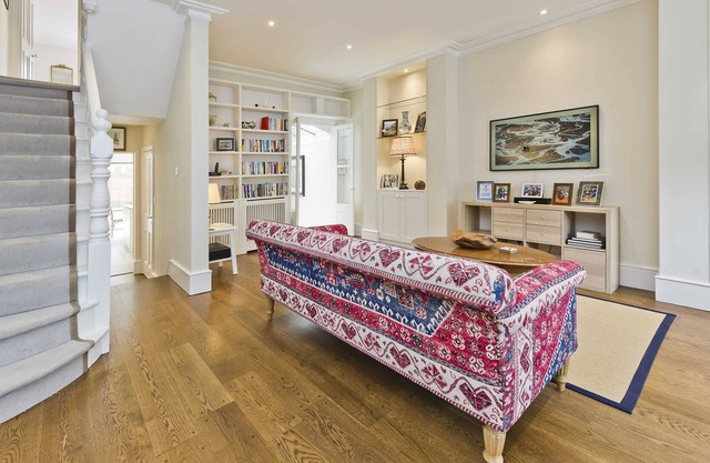 Stunning, recently renovated 3 bedroom home, Fuham - Munster Village