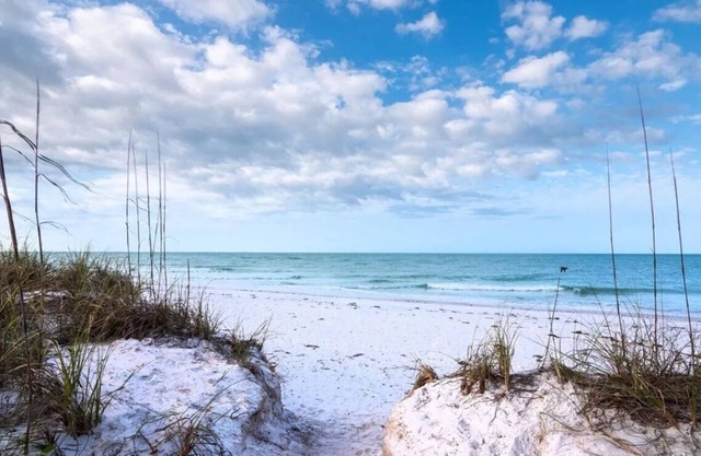 Longboat Key Vacation Rental - Steps From Beach & Restaurants
