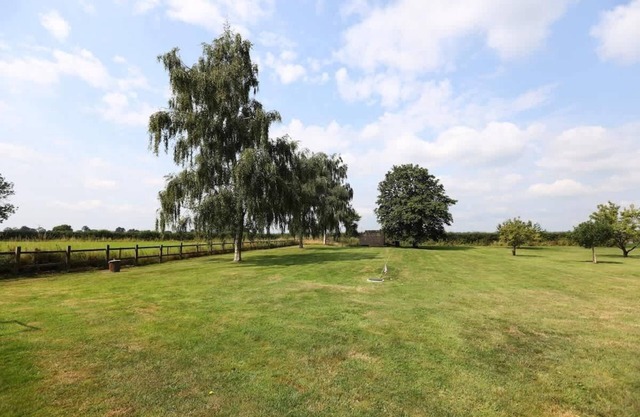 Longscroft Lodge - Sleeps 4