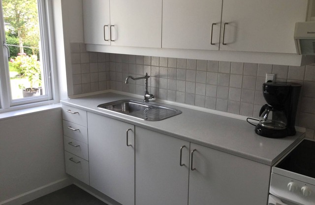 Lonni's apartment