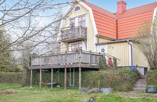 3 bedroom accommodation in Halltorp