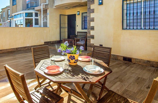 Look forward to a relaxing holiday in this holiday home with sun terrace!