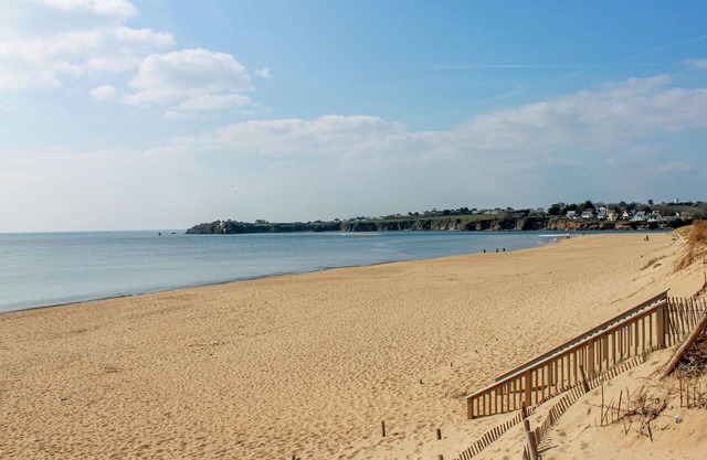 Look forward to a relaxing vacation in this vacation home not far from the sea.