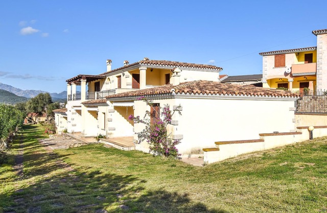 Alojamiento de 2 habitaciones en Budoni