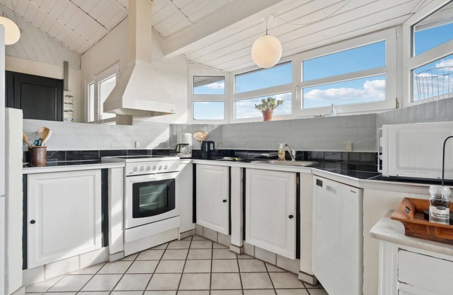 Look forward to a wonderful vacation by the sea in this beautiful vacation home.