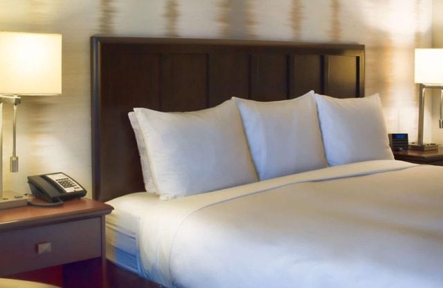 Look No Further! Indoor Pool, Restaurant, Free Parking, Near AT&T Stadium
