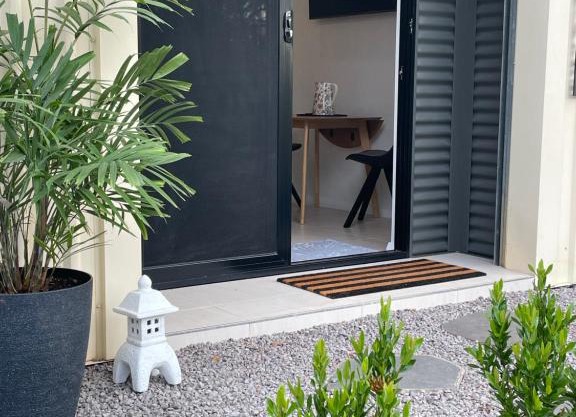LookAbout Lodge Tropical Retreat