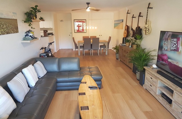 Looking to rent my stunning 2 bedroom top floor apartment for 6 months.