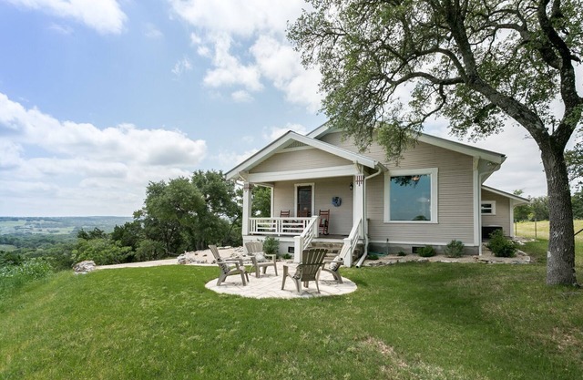 Mirador Hill Cottage | Vistas maravillosas | Cerca de Luckenbach