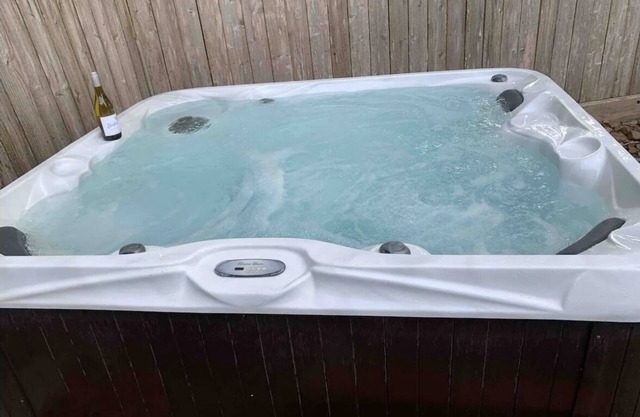 Lookout Lake Conroe April Sound Private Backyard with hot tub