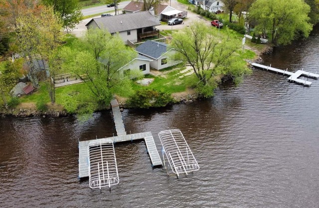 Loon Cabin at Pelican Lake