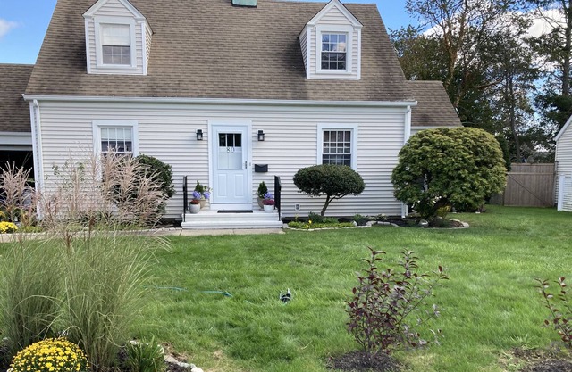Lordship Stratford , Ct 2Bed/2bath professional home Steps to Beach/bluffs/ eat