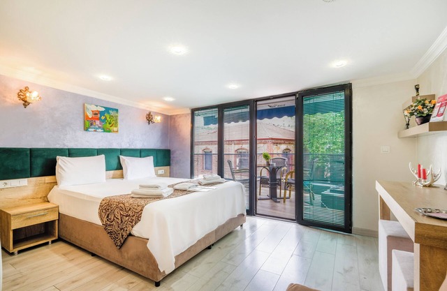 Loren Hotel Suites