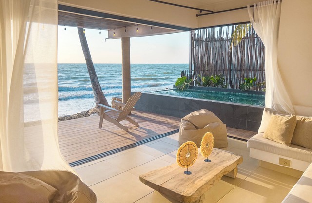 Loretta beach house + infty pool